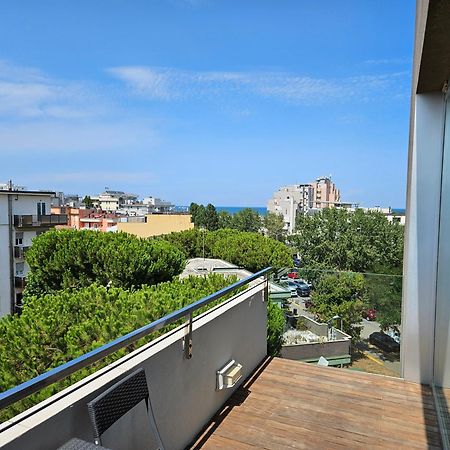 Residence Delfina Ρίμινι Δωμάτιο φωτογραφία