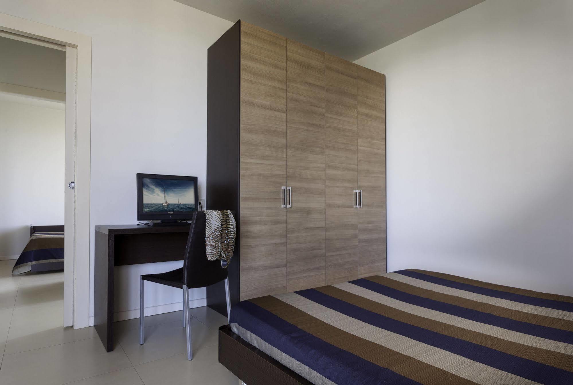 Residence Delfina Ρίμινι Εξωτερικό φωτογραφία